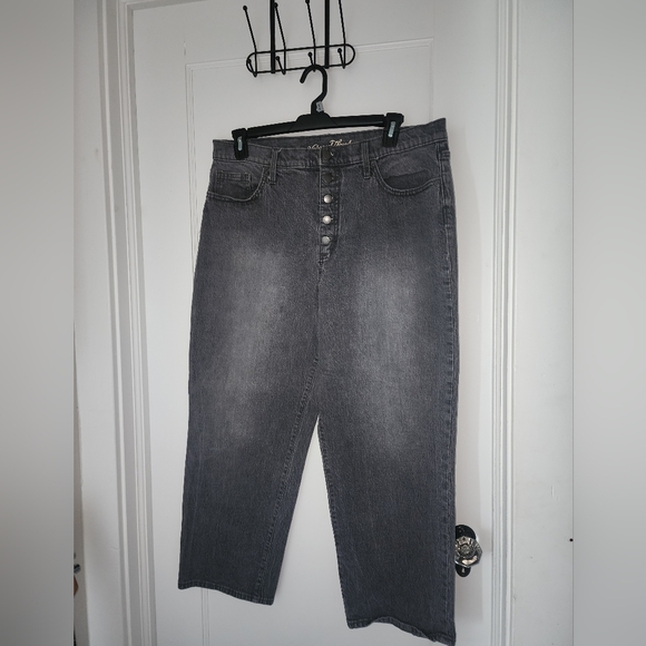 Universal Thread Jeans - Picture 6 of 6